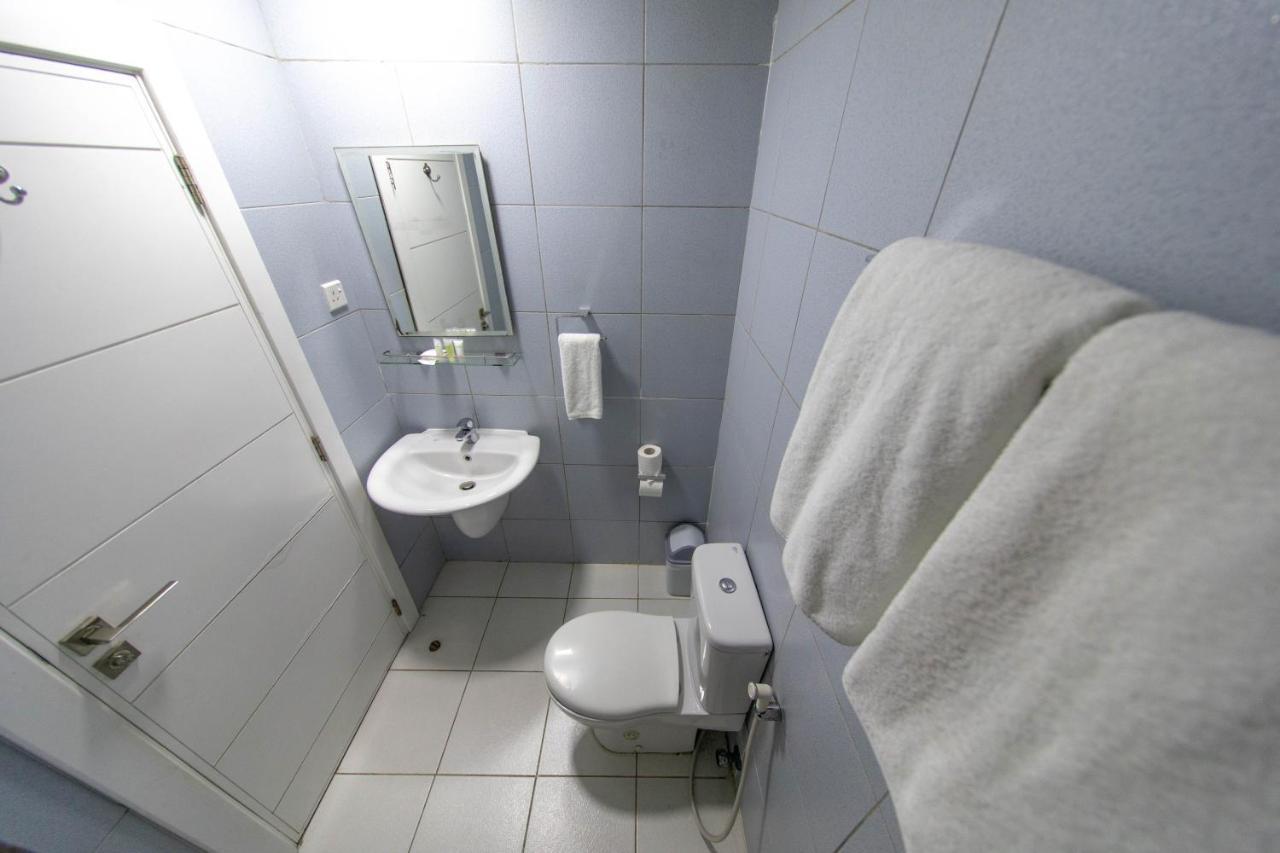 Frankie'S Foods And Rooms Akra Zewnętrze zdjęcie
